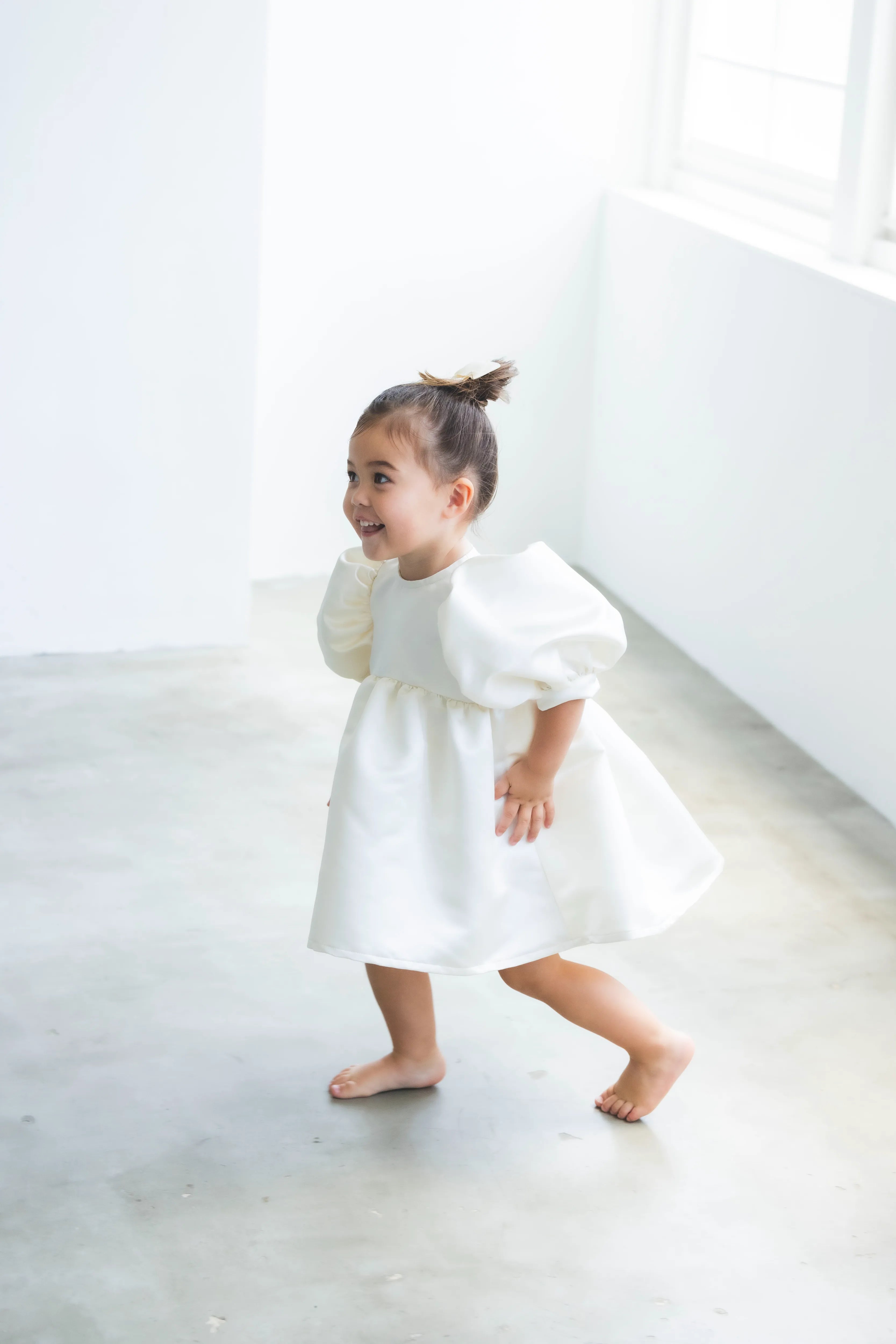 ぽわん袖サテンワンピース for kids