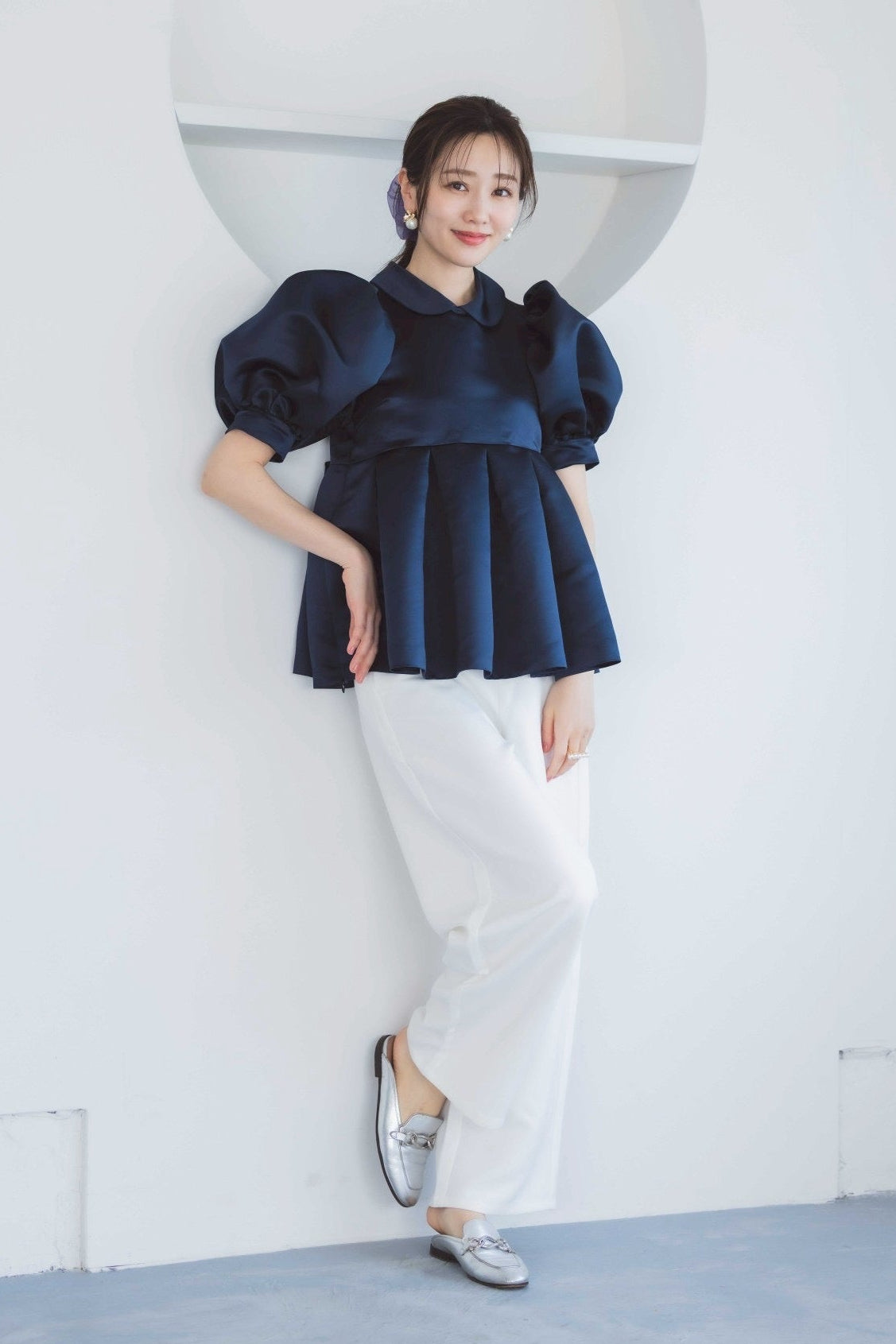 ぽわん袖サテントップス(ネイビー)