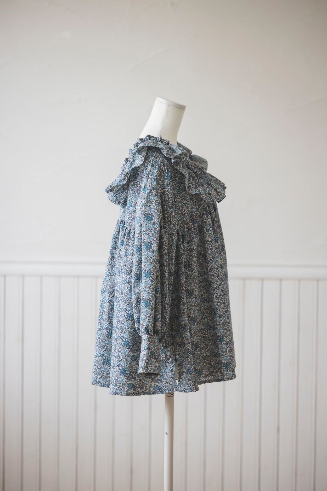 hyang リバティブラウス(ブルー)