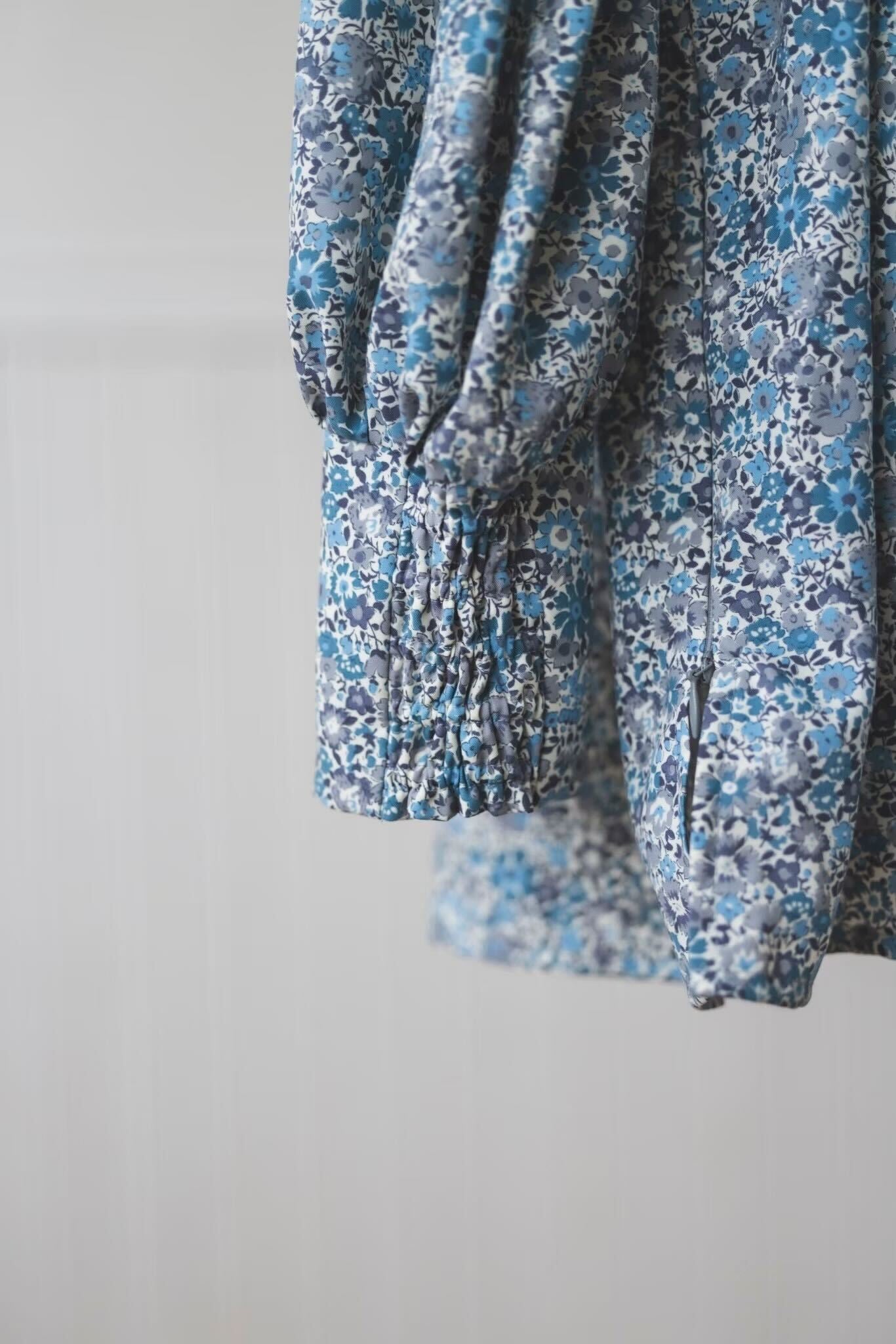 hyang リバティブラウス(ブルー)