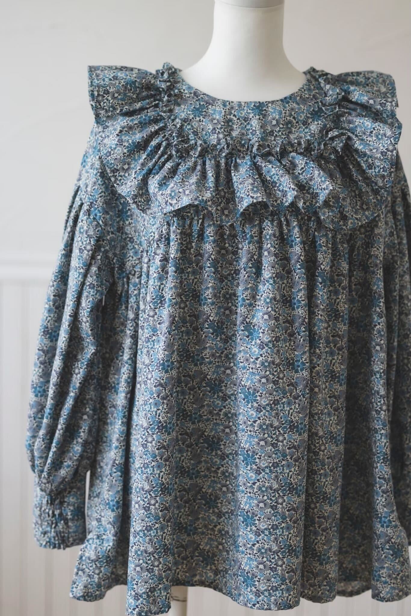 hyang リバティブラウス(ブルー)