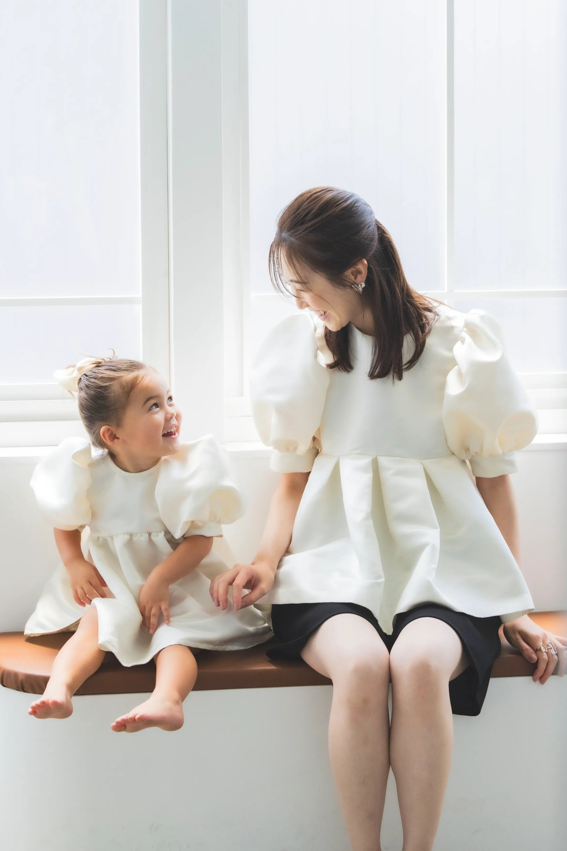 ぽわん袖サテンワンピース for kids【お上品な授乳服のお店bitnabi】