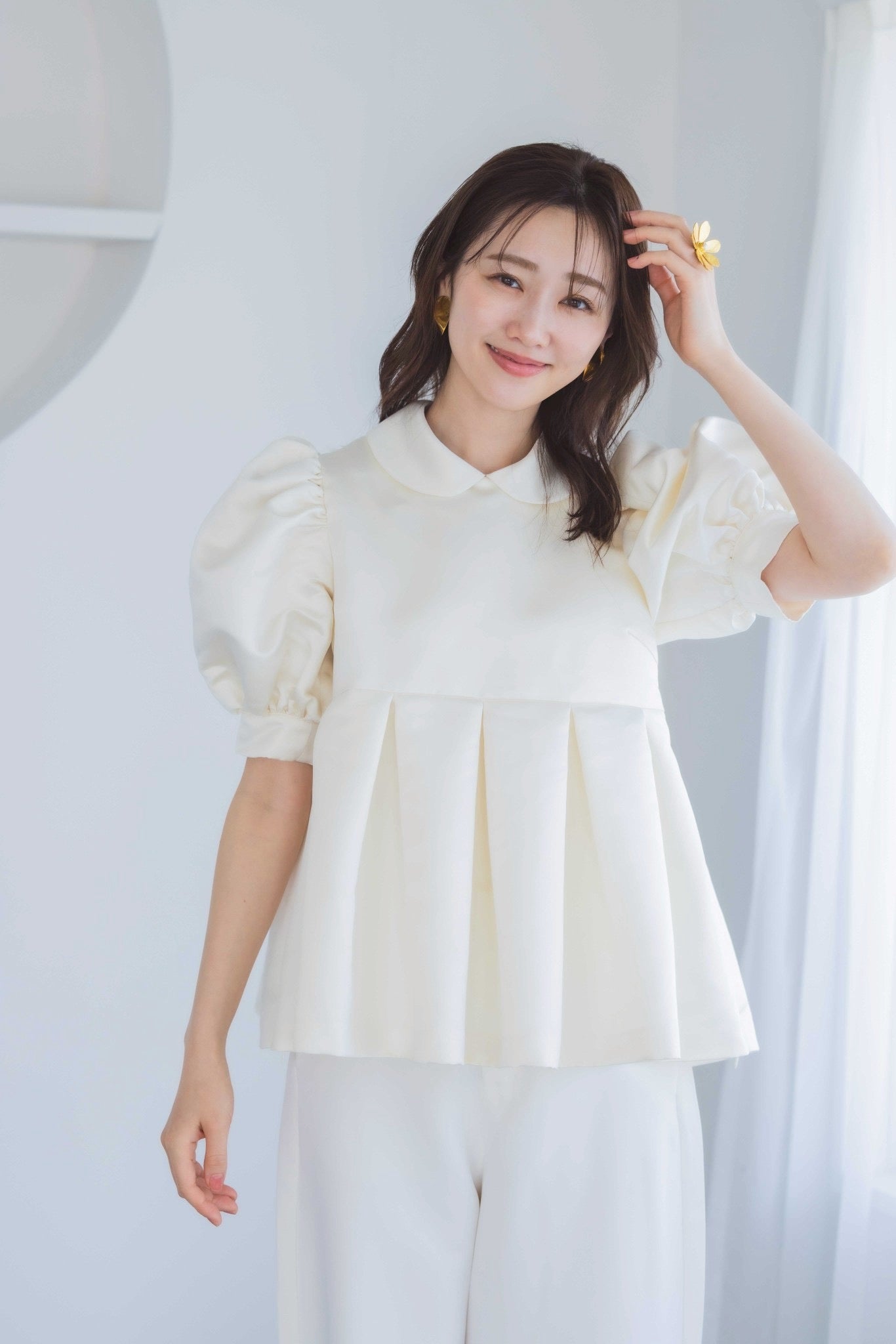 ぽわん袖サテントップス（ホワイト）renewal !