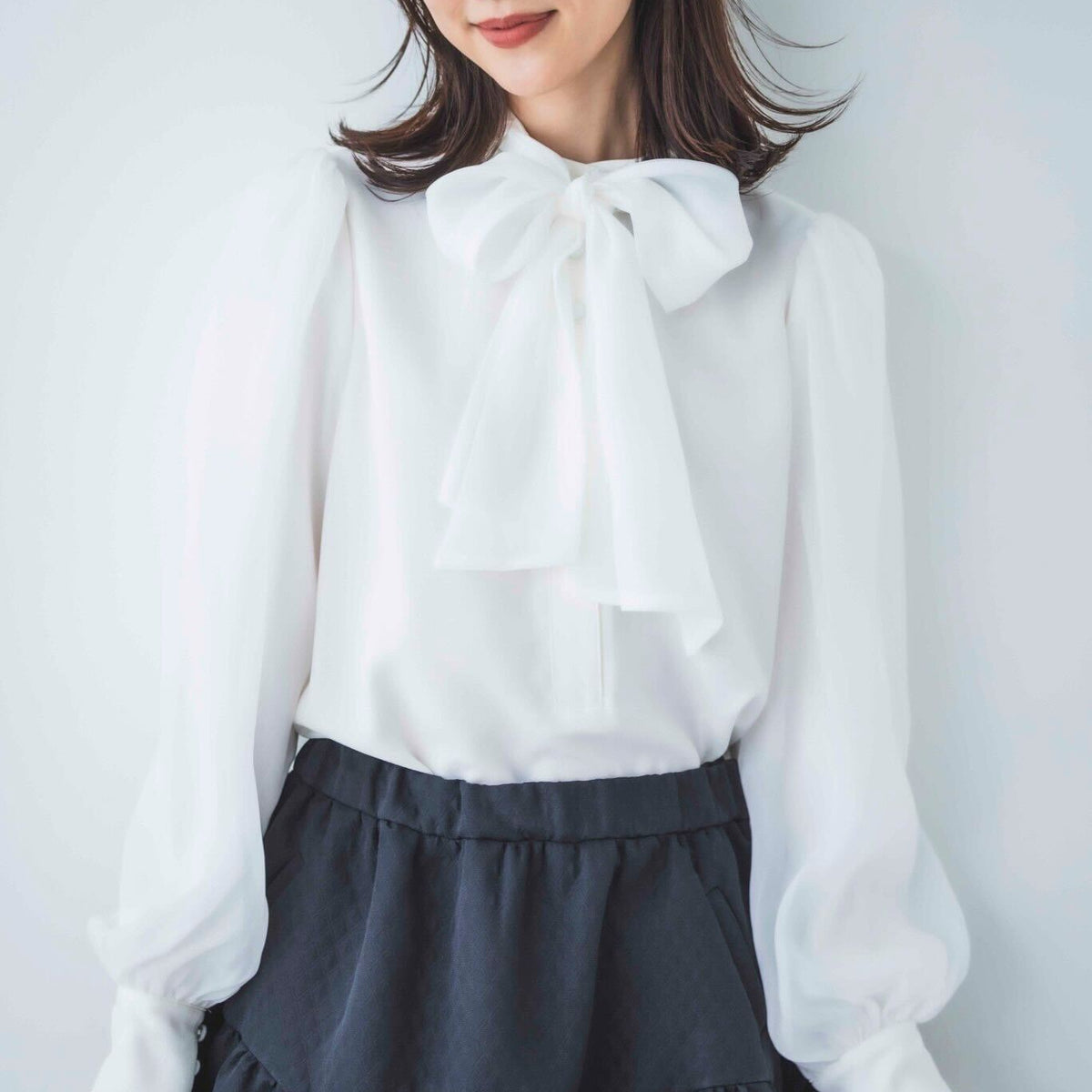 とろみ素材のお出かけブラウス（ホワイト） 【お上品な授乳服のお店 
