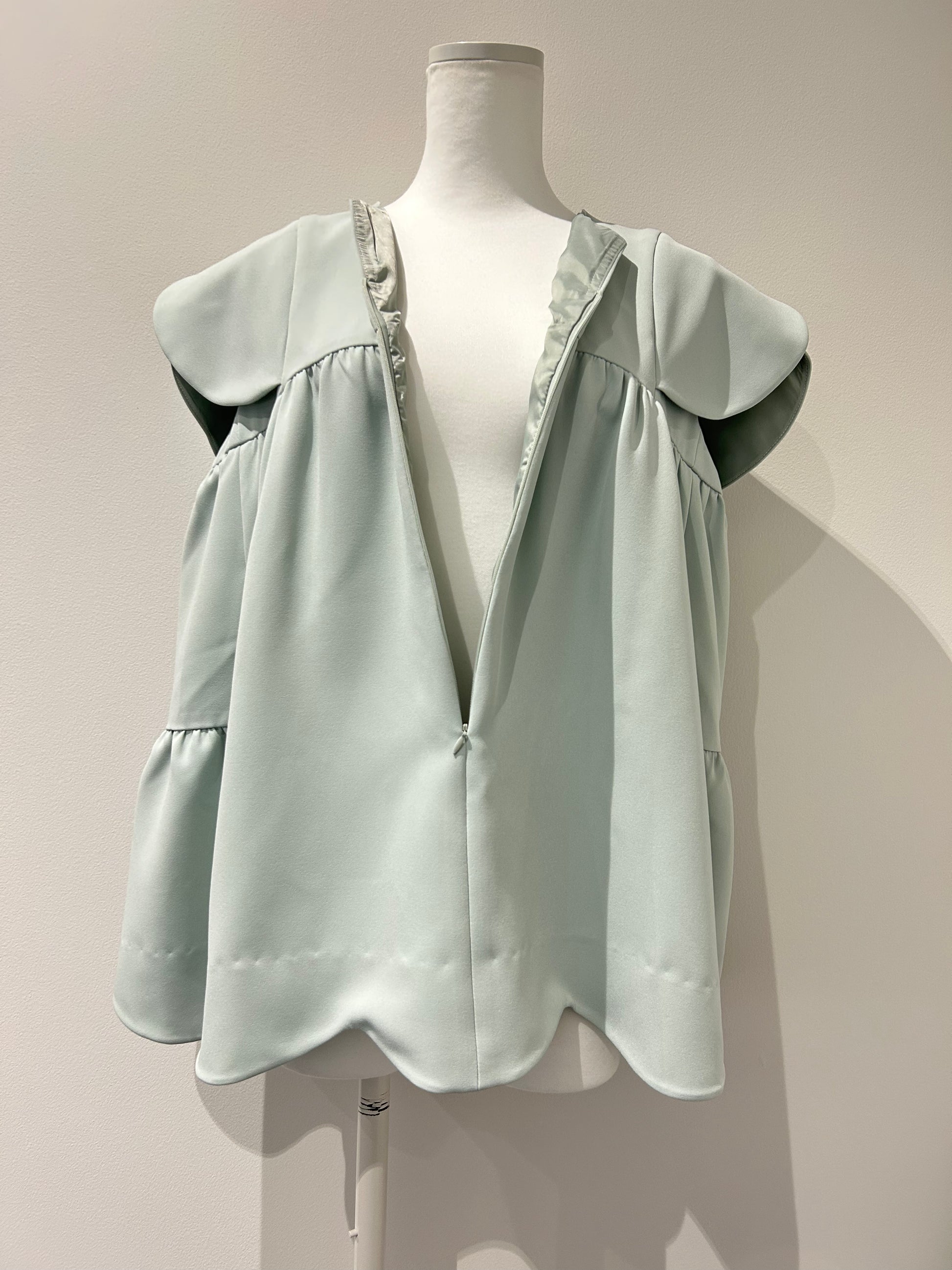 bitnabi 美人トップス ペタルスリーブ(ブルー) bitnabi 美人トップス ペタルスリーブ(ブルー)